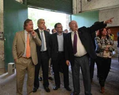 Juli�n Dom�nguez con los titulares de las terminales automotrices en Jun�n