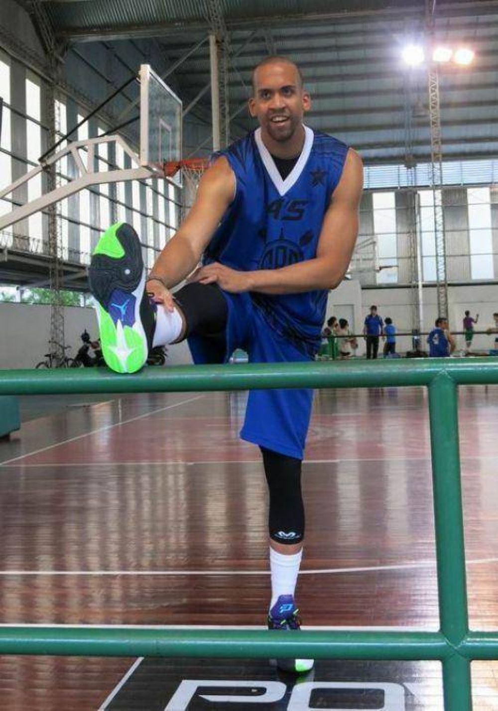 Se sum� Riky S�nchez y debutar� ante Libertad