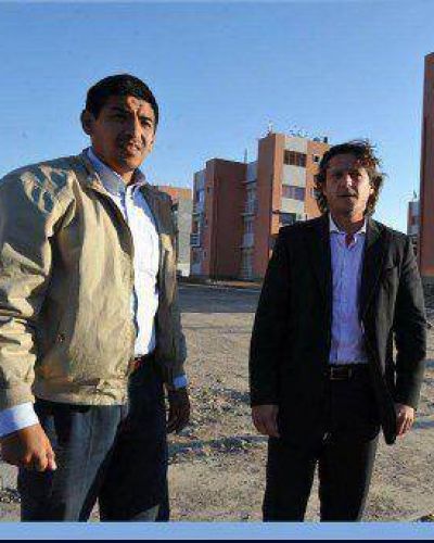 Funcionario del IPV y afortunado vecino del barrio Mirasoles