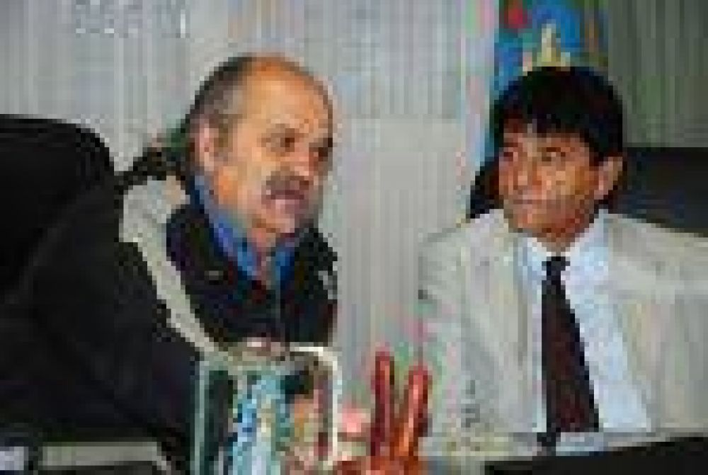 El Intendente Municipal, Juan Carlos Gasparini, recib�o al ministro de Seguridad Bonaerense Alejandro Granados en su despacho