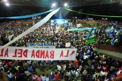 El intendente Domingo Amaya le mostr� al alperovichismo su poder de movilizaci�n