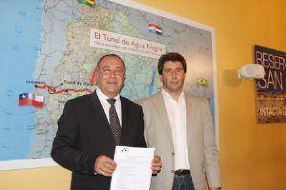 Gioja fue el primero que recibi� las buenas noticias sobre la licitaci�n de Agua Negra