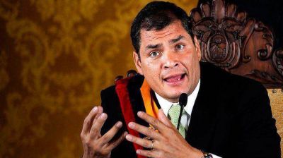 Rafael Correa ahora amenaza con abandonar su partido