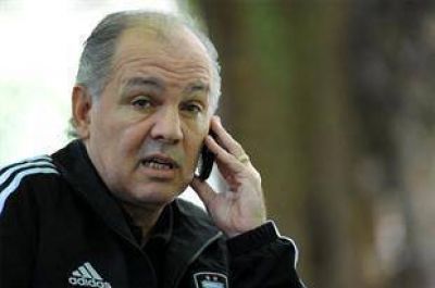 Operativo defensa: Alejandro Sabella viaj� a Europa para ver jugadores