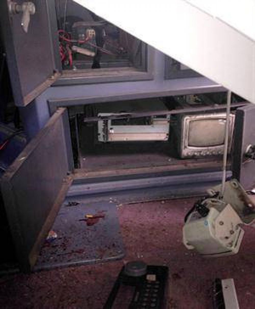 As� qued� la caja del disco r�gido luego del choque del tren