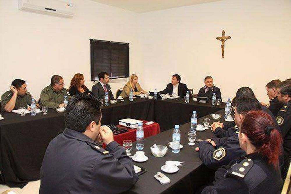 Pereyra se reuni� con las fuerzas de seguridad y la justicia