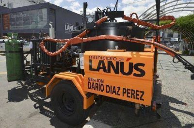 Lan�s: nueva maquinaria para la pavimentaci�n de calles y avenidas