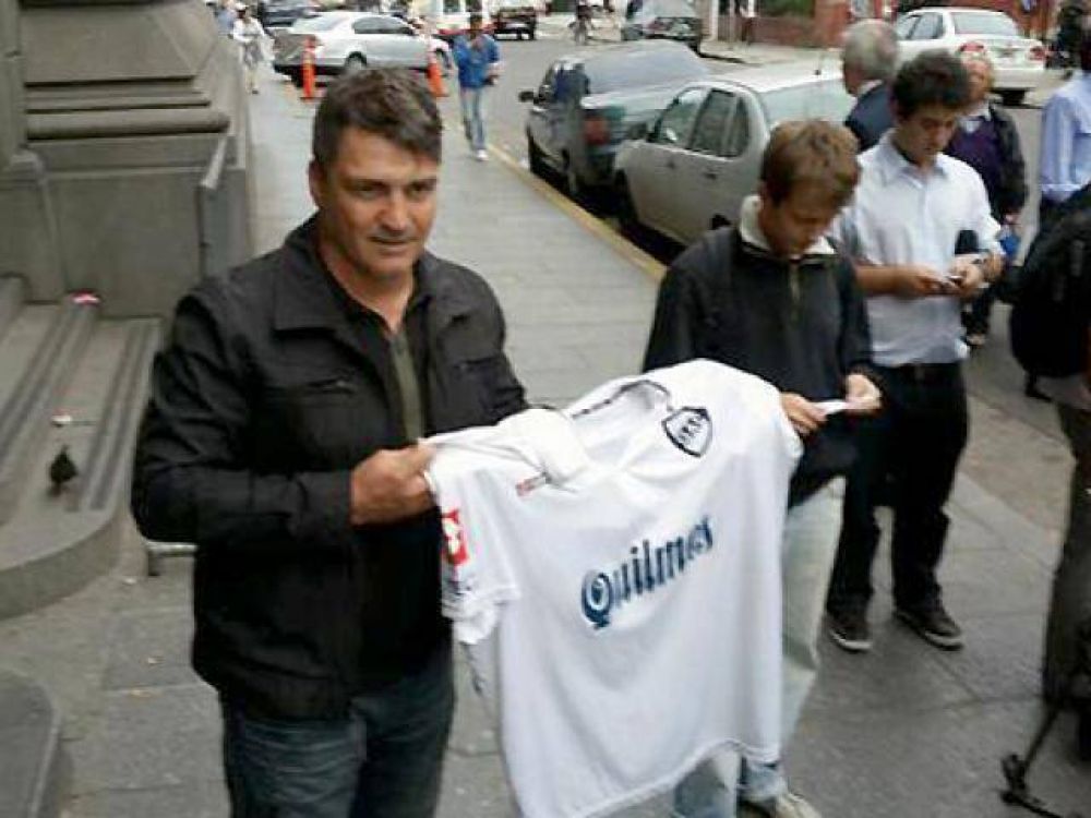 Giunta firm� el contrato