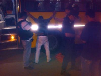 Detienen a tres j�venes con marihuana en un colectivo