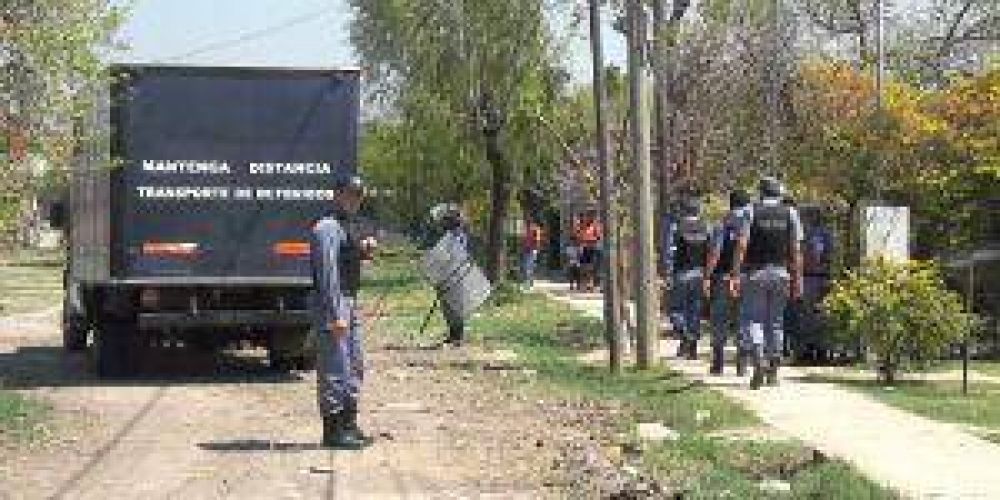 La Polic�a aprehendi� a 8 personas, secuestr� droga y armas