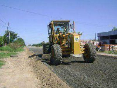 Recomposici�n de ripio en el barrio La Colonia