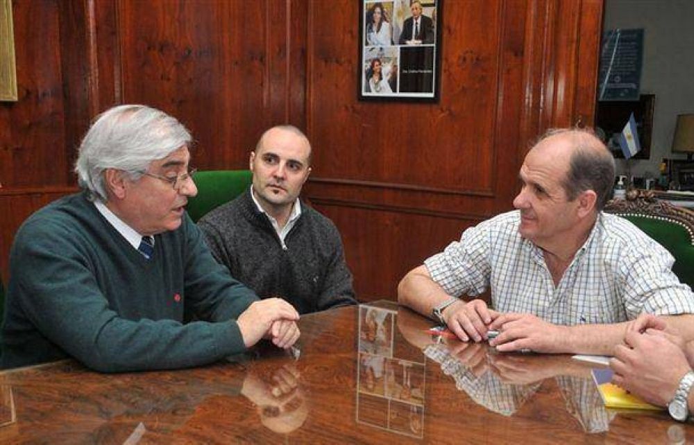 El Intendente se reuni� con miembros de la Cooperativa Obrera