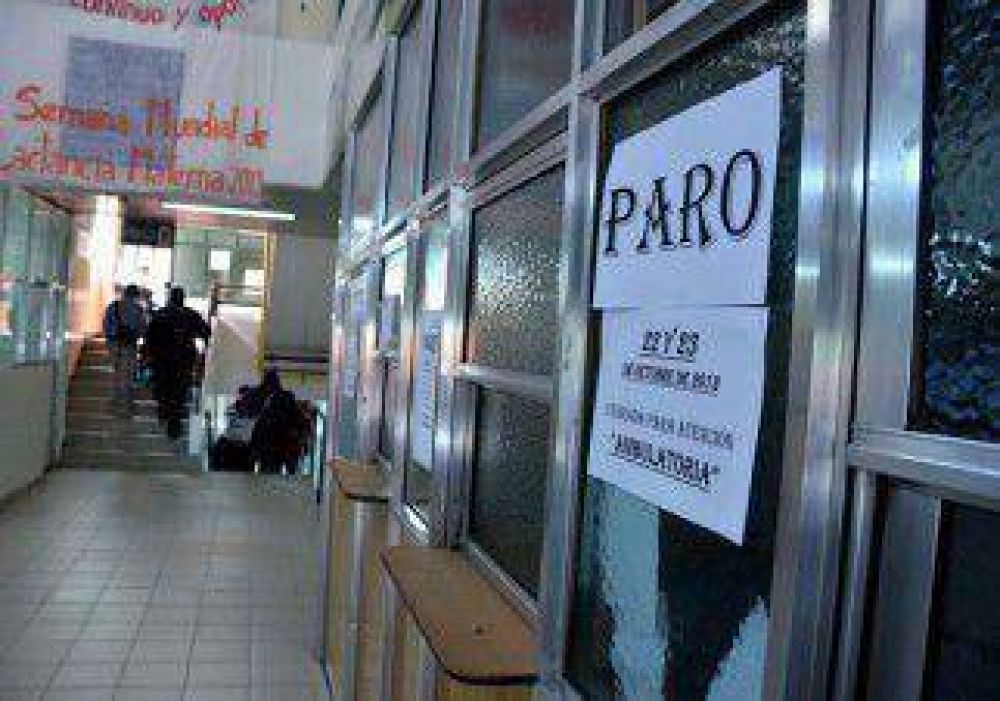 Profesionales de Salud cumplen el segundo d�a de paro 