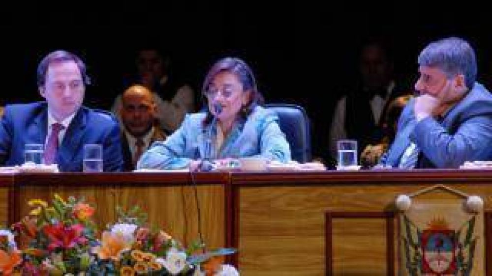 Medidas econ�micas del Gobierno beneficiar�n a empleados p�blicos provinciales