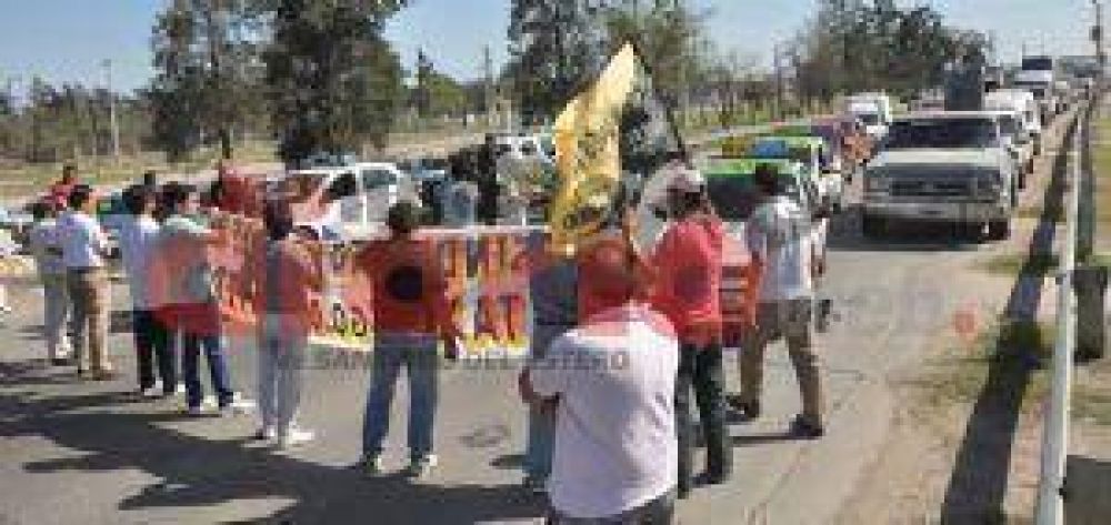 Taxistas quieren llevar de 30 a 60 centavos el precio por cuadra