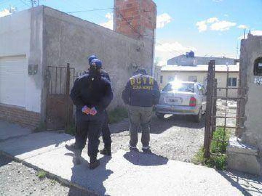Realiz� maniobras imprudentes en la ruta y le hallaron marihuana
