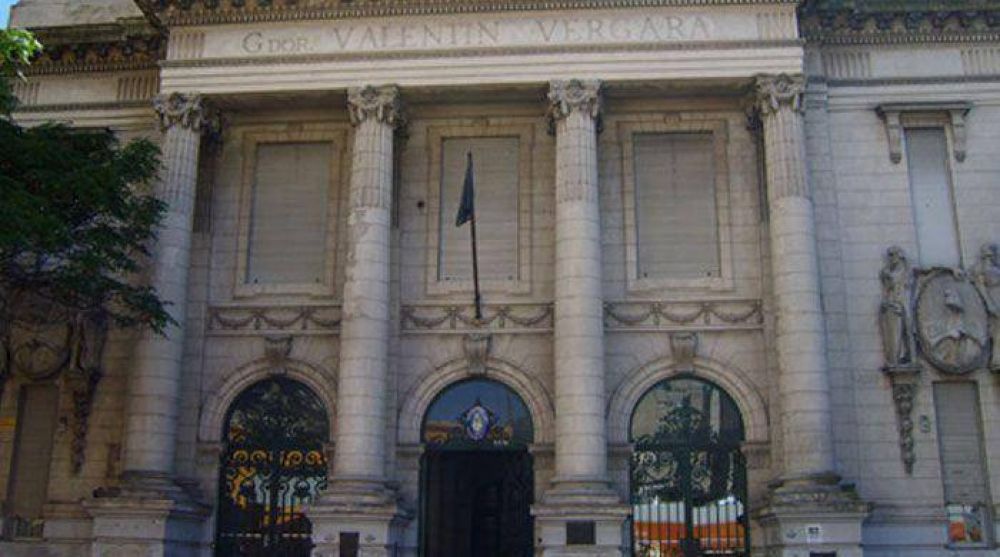 Esc�ndalo en el Avanza: sorprenden a dos hombres desnudos en un aula