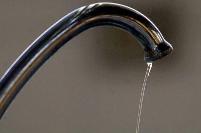 Una empresa rompi� un ca�o y dej� sin agua a la zona oeste de la ciudad