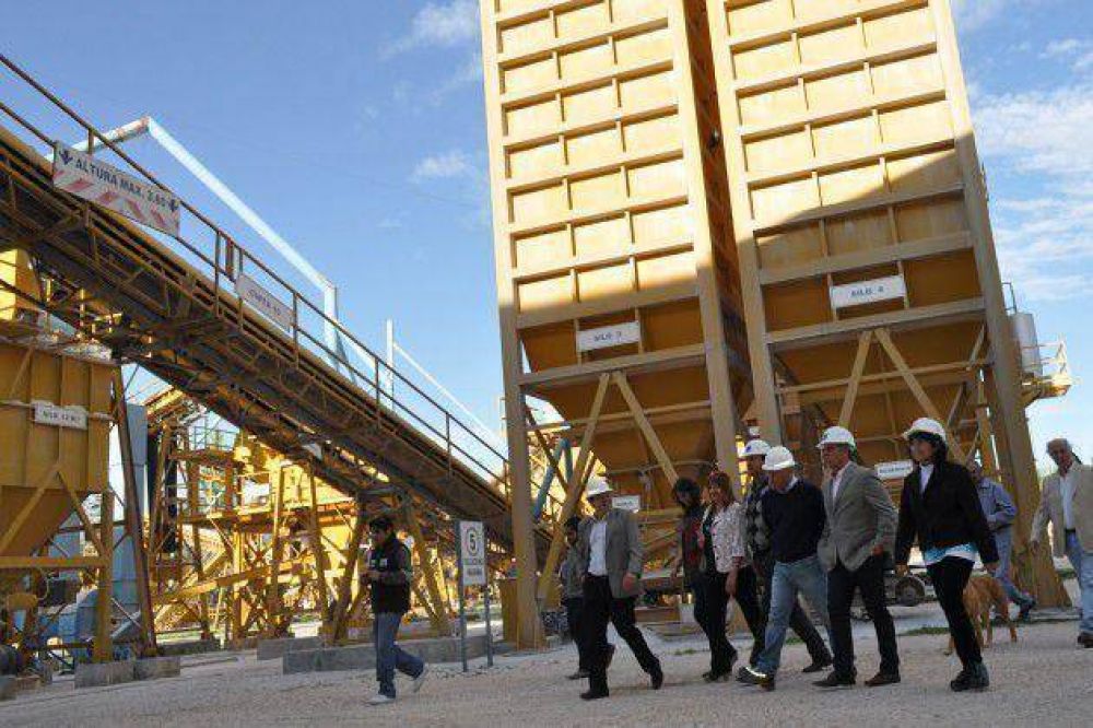 Poggi recorri� las instalaciones de PG La Toma