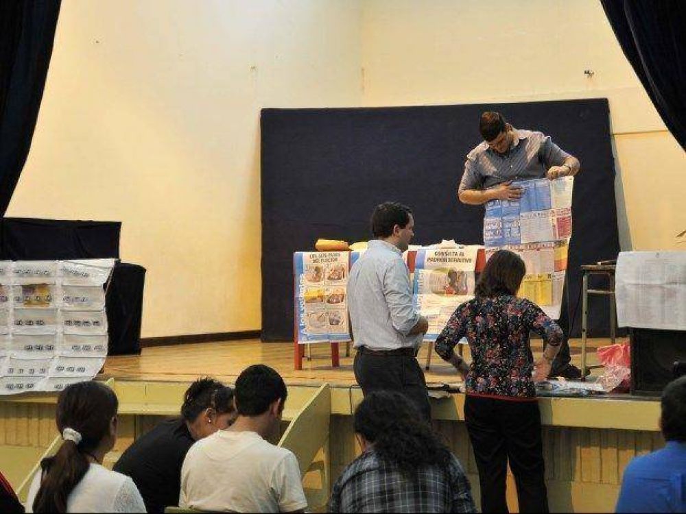 Capacitan a autoridades de mesa capitalinas