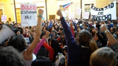 Estudiantes de la UNT debatir�n si toman o no el Rectorado