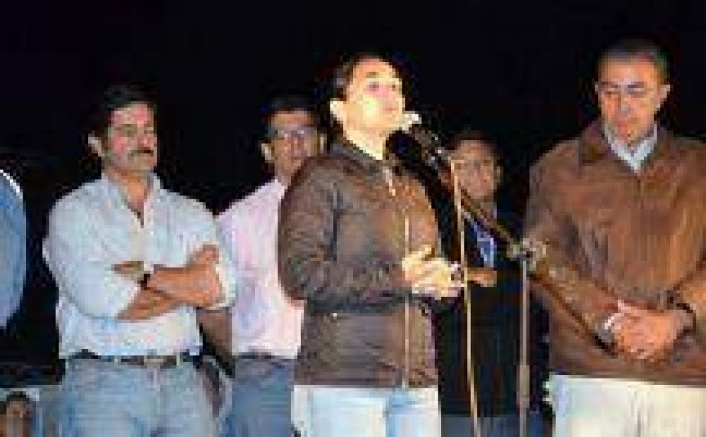 Evita Isa: �Nuestra forma de hacer pol�tica es llevar soluciones a la gente�