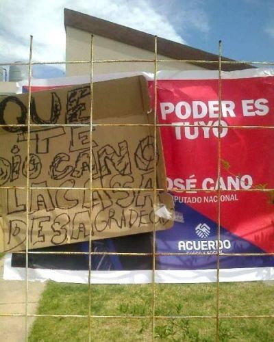 La mafia de Pucharras tambi�n ataca: amenazan a familia por apoyar a Cano