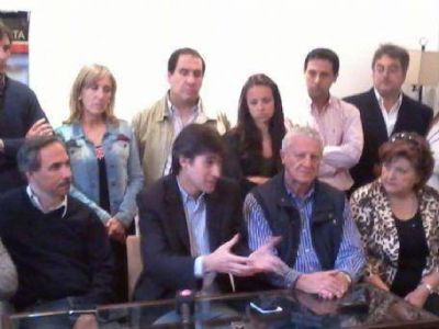 Adrián Pérez visitó La Plata: “Somos un límite necesario para el Frente para la Victoria”
