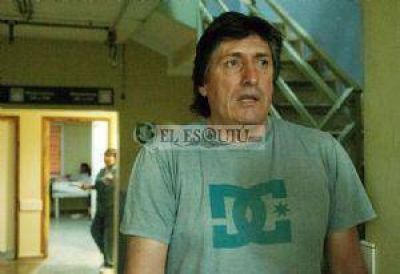 Apu�alan a una nena de 13 a�os y golpean a otra 15 para robarles