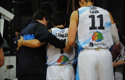 Pe�arol cay� ante Lan�s