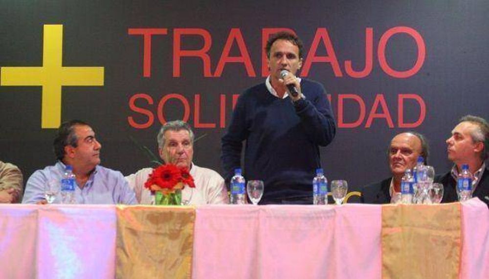 Katopodis, De Mendiguren y Daer junto a trabajadores en San Mart�n