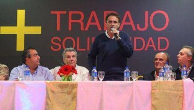Katopodis, De Mendiguren y Daer junto a trabajadores en San Mart�n
