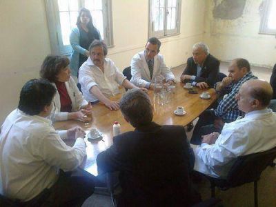 Ricardo Alfons�n realiz� actividades de campa�a en San Isidro y Vicente L�pez