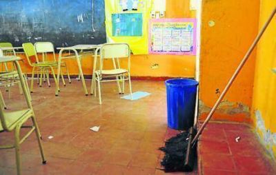Por falta de limpieza, hay 5 mil alumnos sin clases