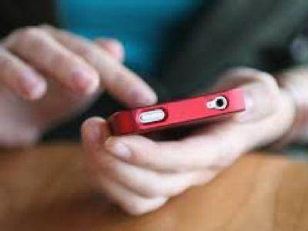 PRESENTAN PROYECTO MARPLATENSE SOBRE SEGURIDAD Y SALUD PARA SMARTPHONES