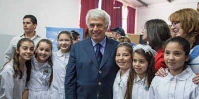 De la Sota entreg� fondos para obras en Almafuerte