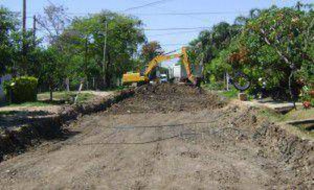 En el barrio Itat�, avanza la pavimentaci�n de la calle Ram�n Acosta