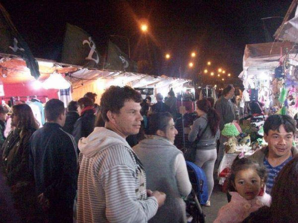 M�s de 20 mil vecinos visitaron el paseo de compras en Longchamps
