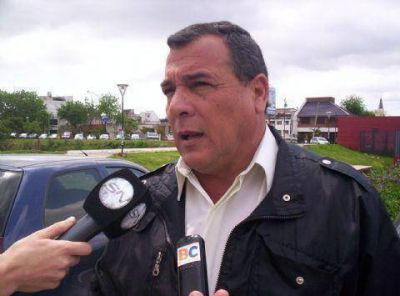 A Siciliano le pintaron el auto con el n�mero de lista de �NICA