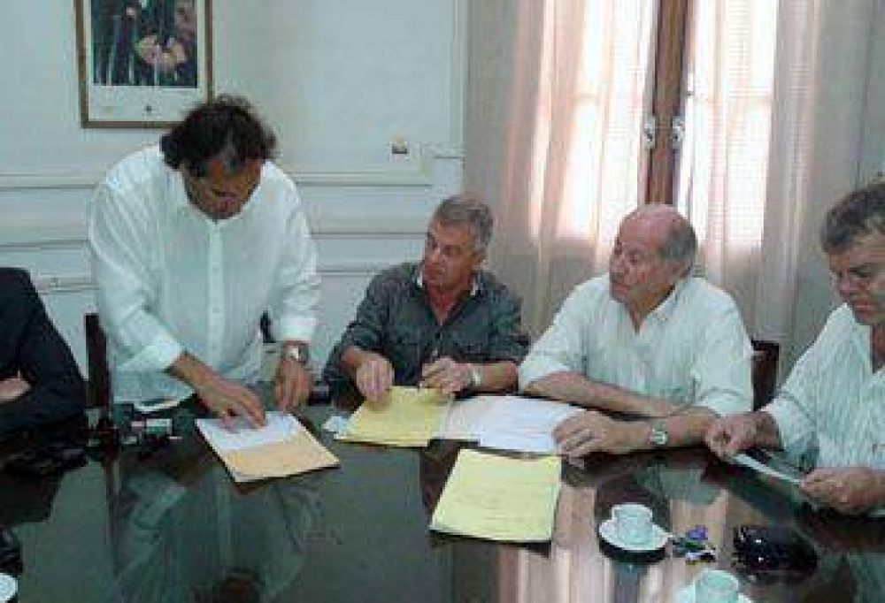 Entregan subsidios a cuatro instituciones de la ciudad