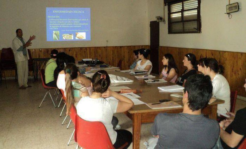 Concurrido curso de Manipulaci�n de alimentos en Chasic�