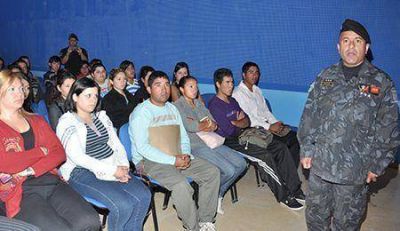 Seguridad present� el programa para tutores de j�venes que quieren ingresar en la Fuerza Policial