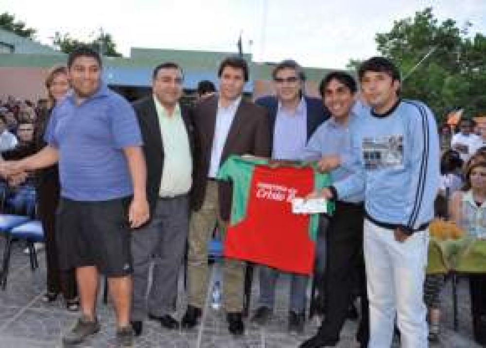 U�ac con Molina entregaron beneficios en Caucete