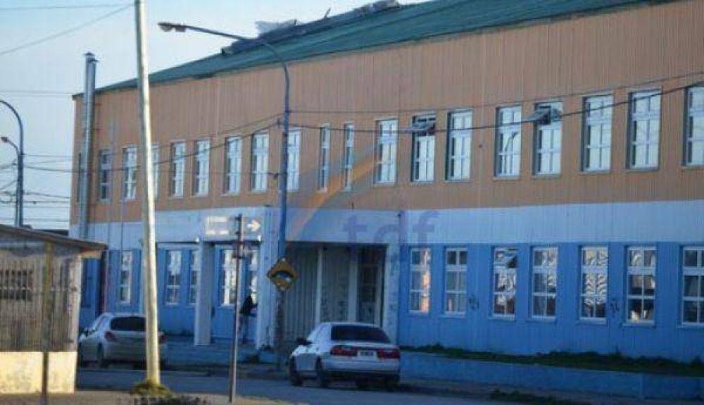 Una estudiante de 14 a�os denunci� que cuatro encapuchados la secuestraron y violaron en el cabo Domingo