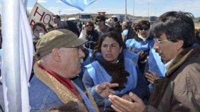 Los docentes se mantendr�an en las rutas hasta ma�ana