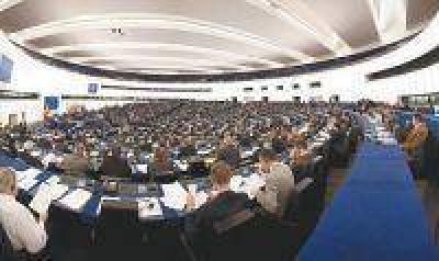 El Parlamento Europeo sugiri� anular el intercambio de datos financieros