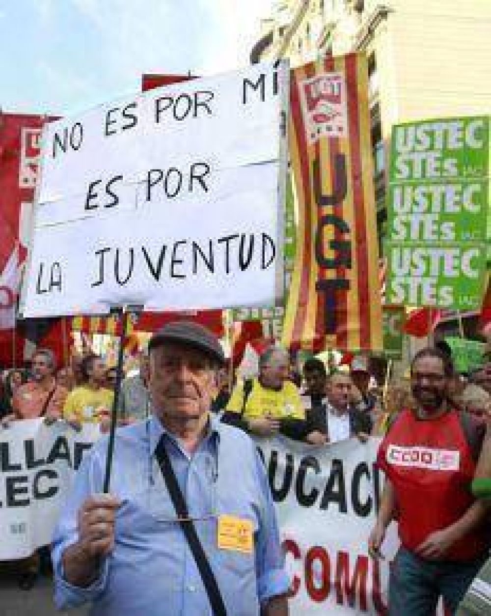 Masivas marchas en Espa�a contra la reforma educativa