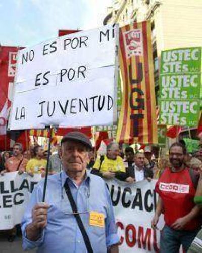 Masivas marchas en Espa�a contra la reforma educativa
