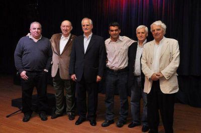 Federico Ugo, junto a Taiana y Cal� en encuentro de cooperativismo