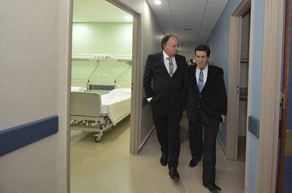 EL INTENDENTE DAR�O D�AZ P�REZ ASISTI� INVITADO ESPECIALMENTE A LA INAUGURACI�N DE LA INSTITUCI�N M�DICA DE MEDIANA COMPLEJIDAD